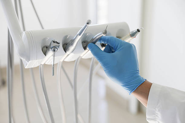 Professional Emergency Dentist technician working in Baldwin, FL